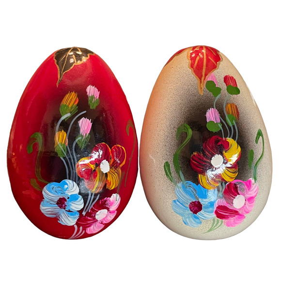 Vintage Hand Painted Eggs with Christmas Florals and Poinsettias Made in Ecuador - Picture 1 of 6